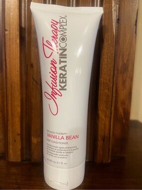 New Infusion Therapy Vanilla Bean Keratin Complex Deep Conditioner - White